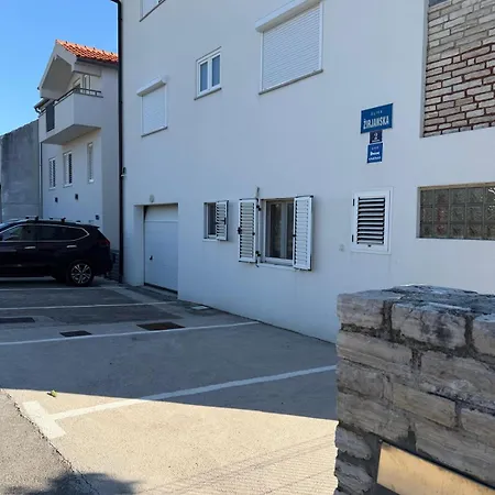 Muring Apartments