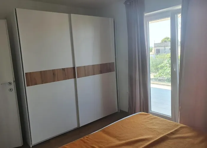 بيت ضيافة Muring Tribalj